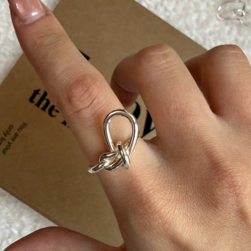 انگشتر گره نقره ای 