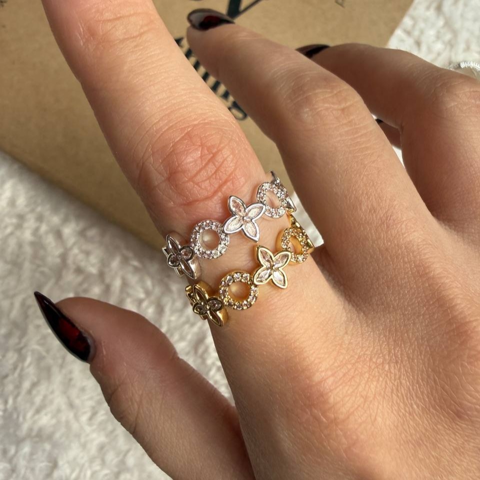 انگشتر دایره و گل نگین دار 