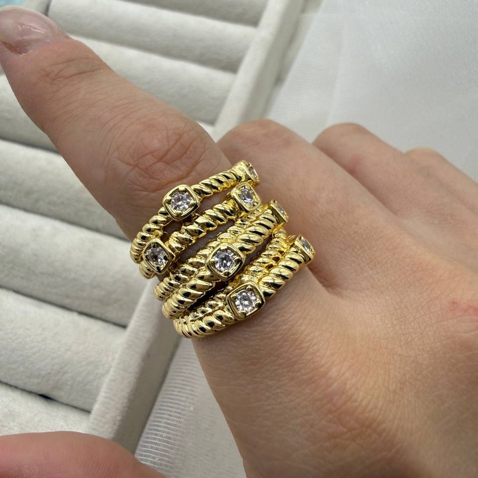 انگشتر طنابی با نگین مربعی 