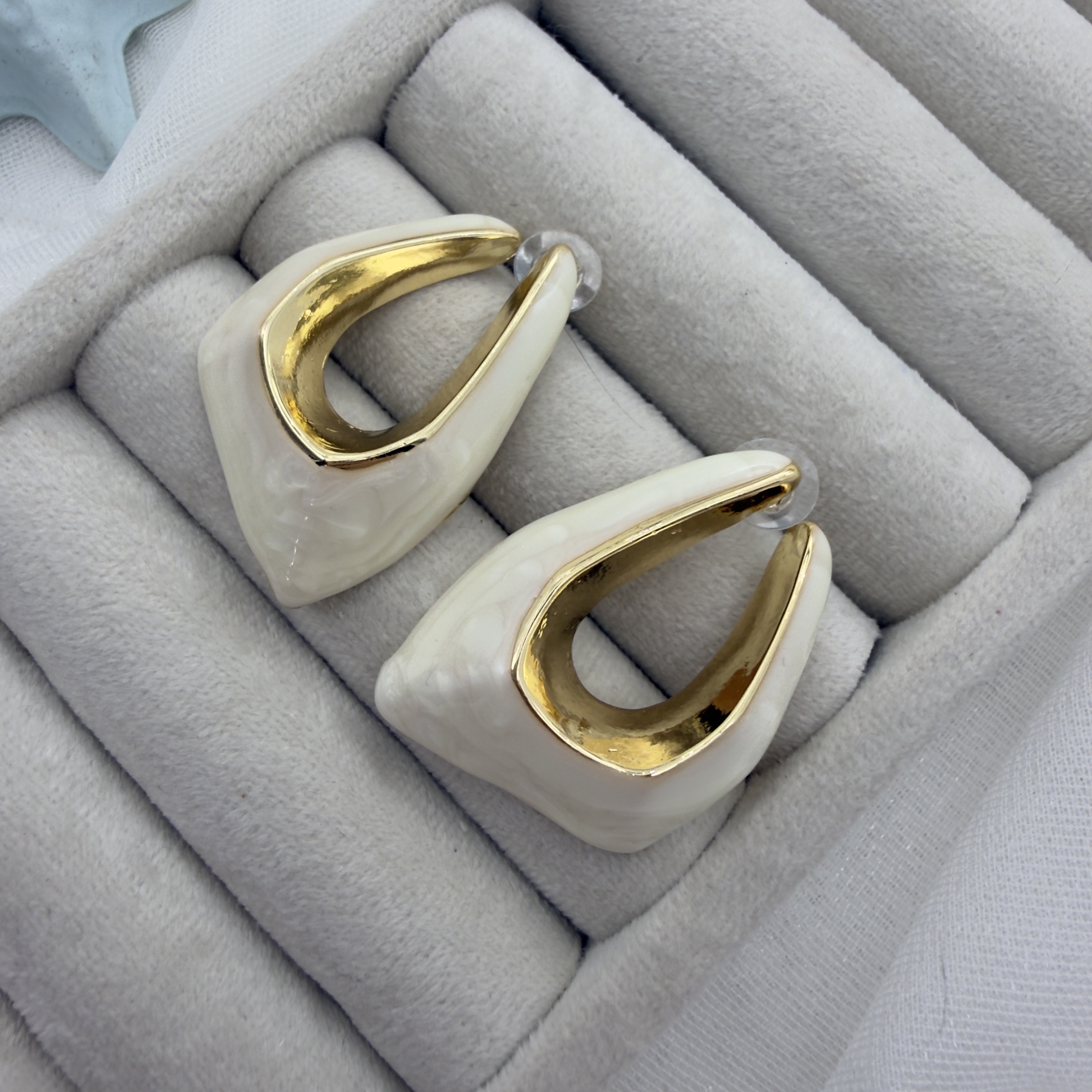 گوشواره نا متقارن ترند